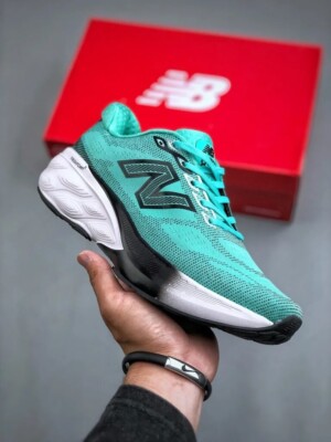 New Balance 880 Celeste